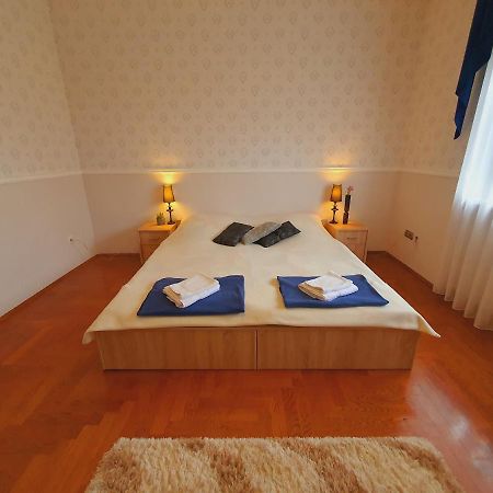 Adel Apartman Miskolc Esterno foto