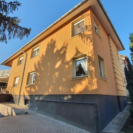 Adel Apartman Miskolc Esterno foto