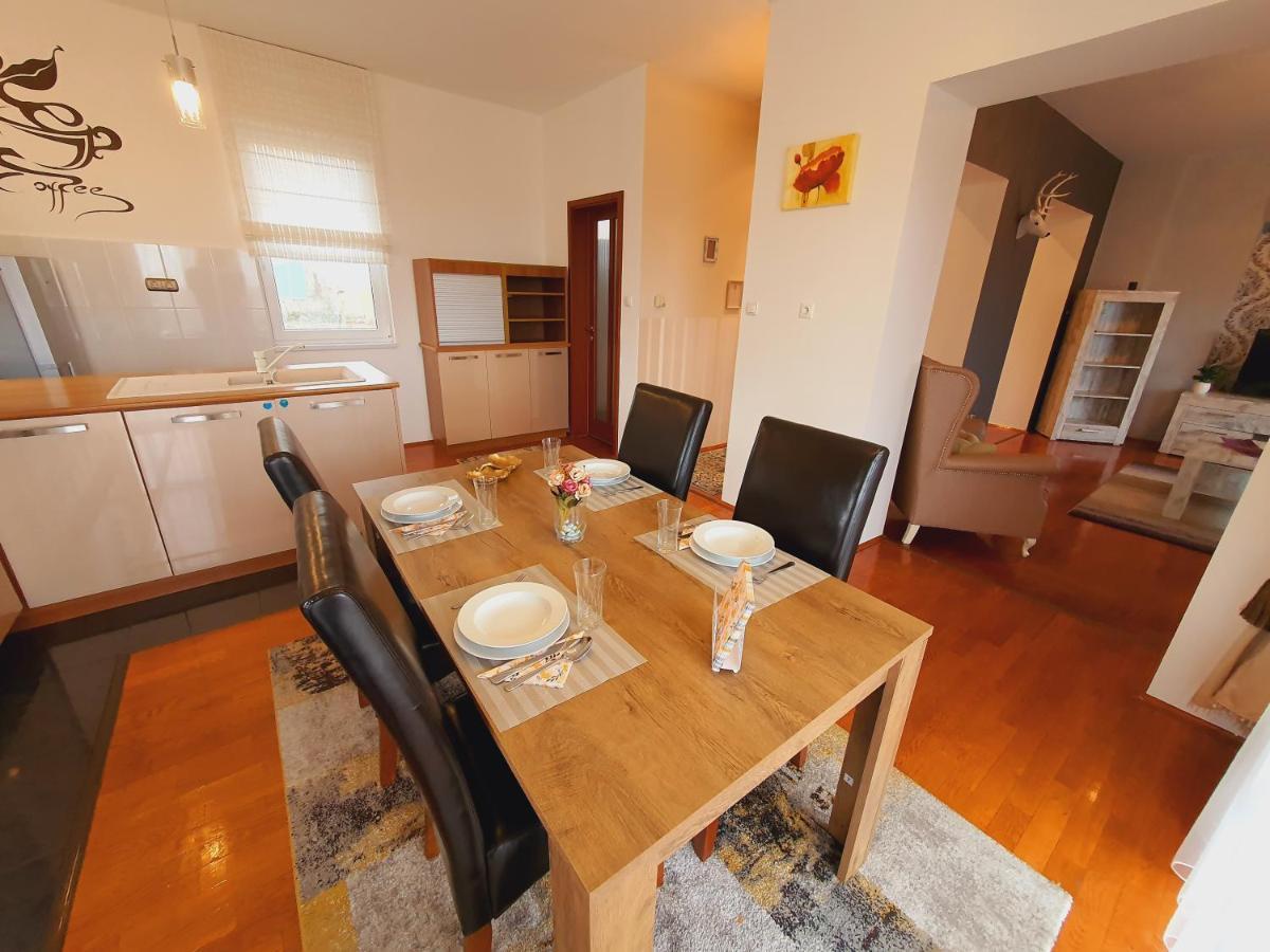 Adel Apartman Miskolc Esterno foto