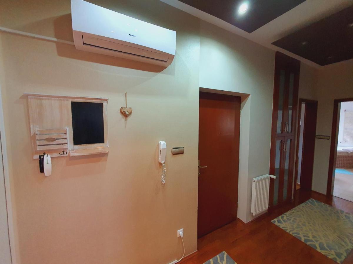 Adel Apartman Miskolc Esterno foto