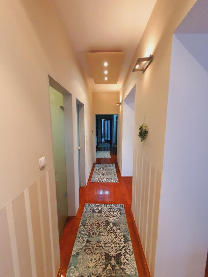 Adel Apartman Miskolc Esterno foto